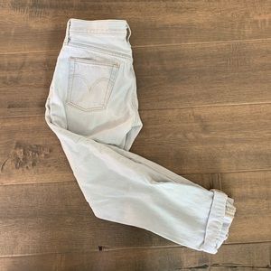 Levi’s 501 mid rise jean size 28